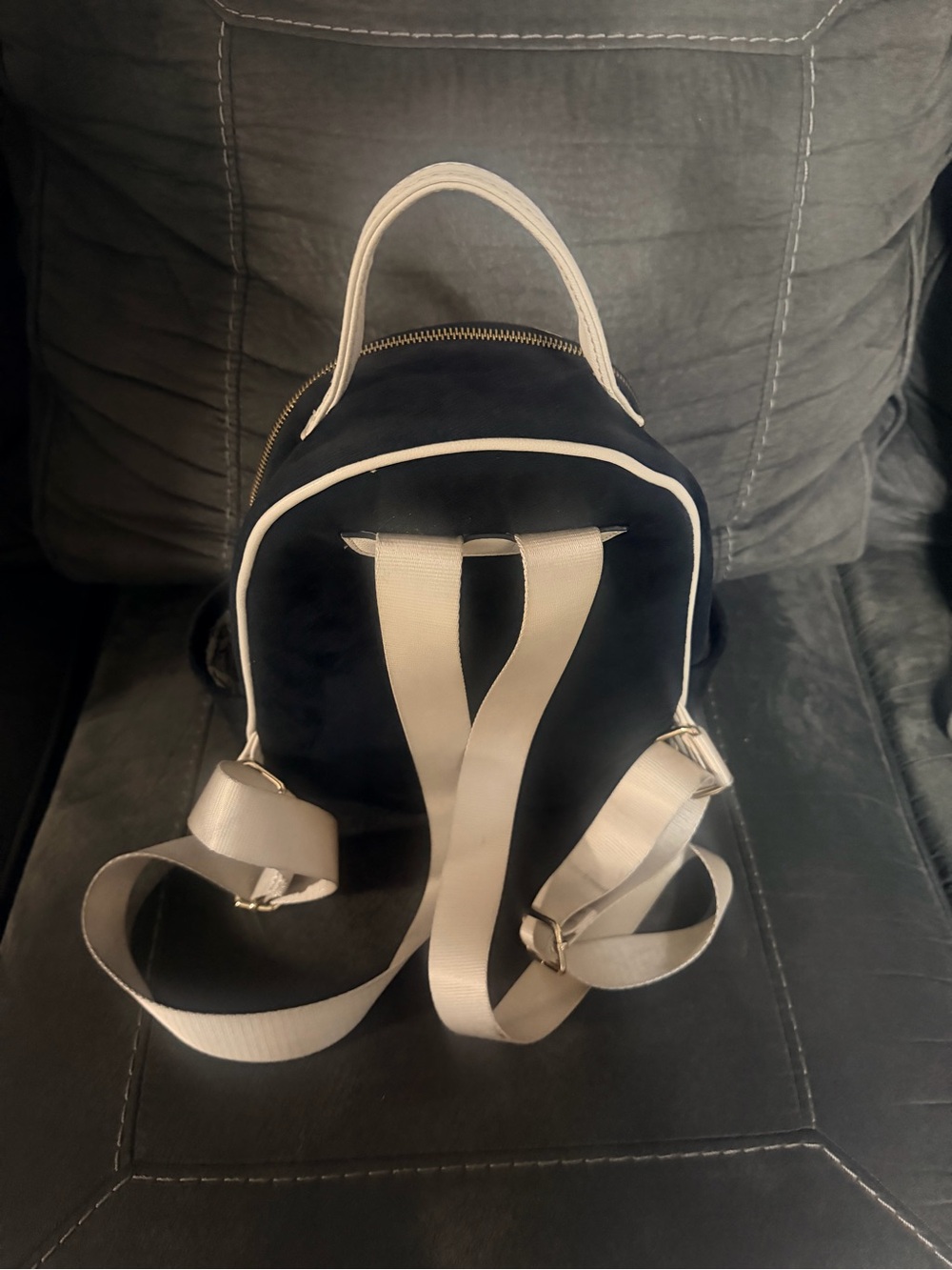 Juicy Couture Black Velvet Mini Backpack with White Trim and Heart Charm - Picture 2 of 3